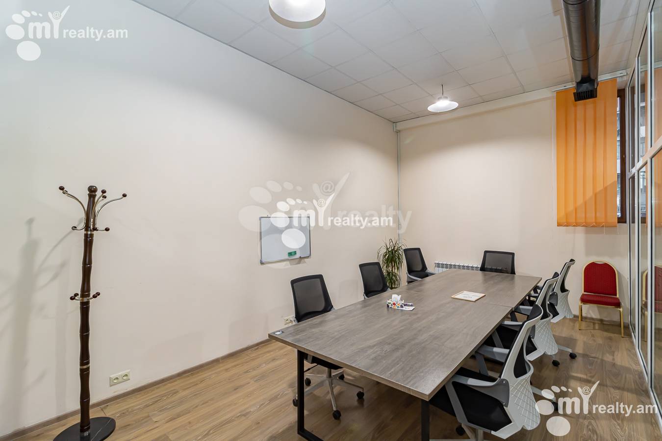 Снять коммерческoе помещение Арам ул, Центр Ереван, 150378