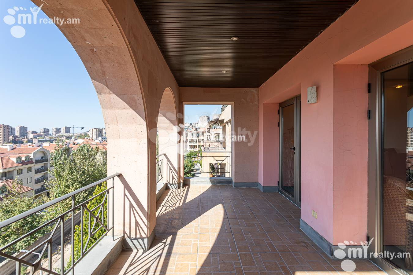 3 bedroom apartment for rent Antarayin St, Center Yerevan, 157000