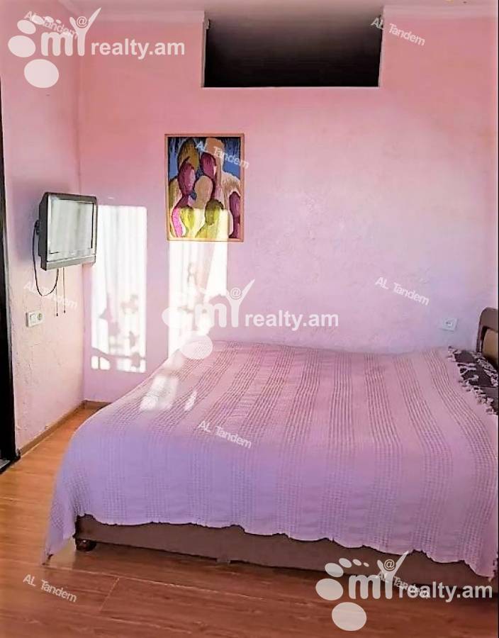 4 bedroom apartment for sale Vardanants St, Center Yerevan, 122549