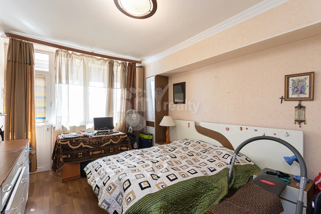 3 bedroom apartment for sale Saryan St, Center Yerevan, 159477