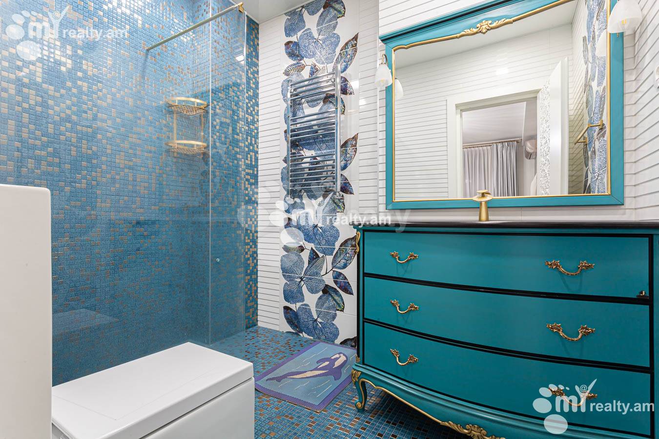 Купить 4 комнатную квартиру Арам ул, Центр Ереван, 154493