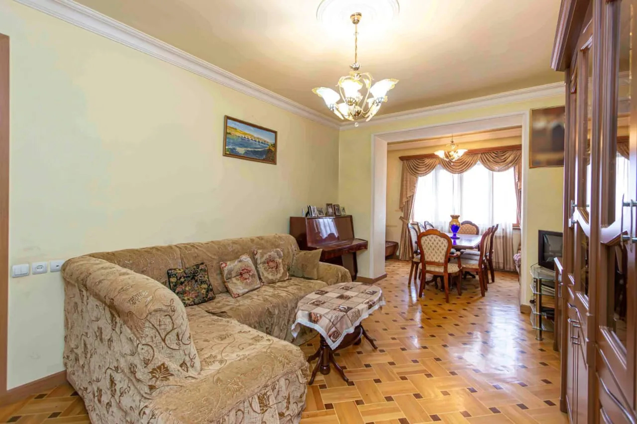 4 bedroom apartment for sale Leninakan St, Adjapnyak Yerevan, 160232