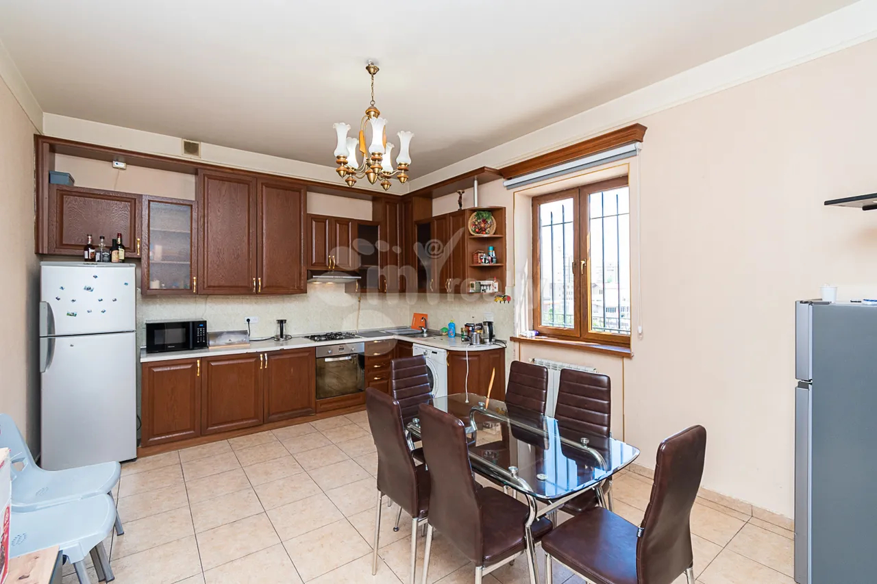 House for sale Melqumov St, Adjapnyak Yerevan, 160638