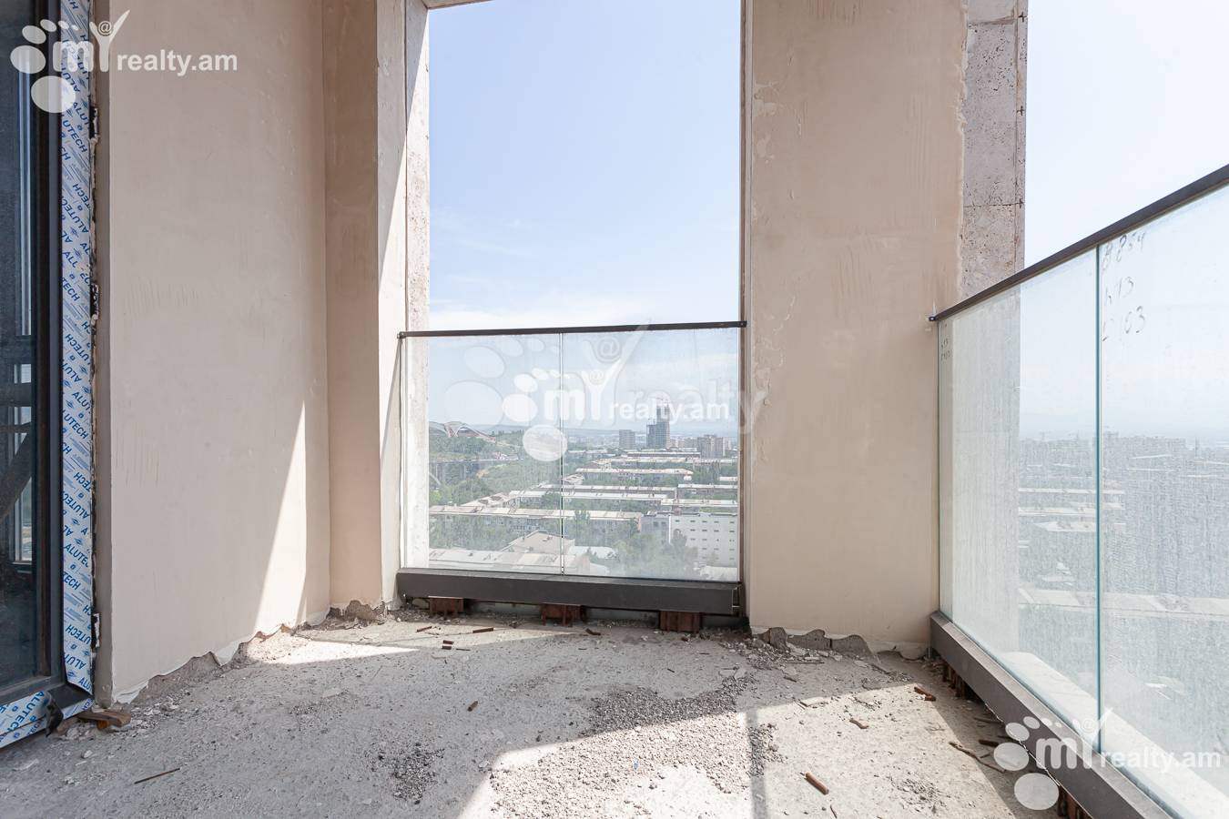 4 սենյականոց բնակարան  Աբելյան փող, Աջափնյակ Երևան, 155638