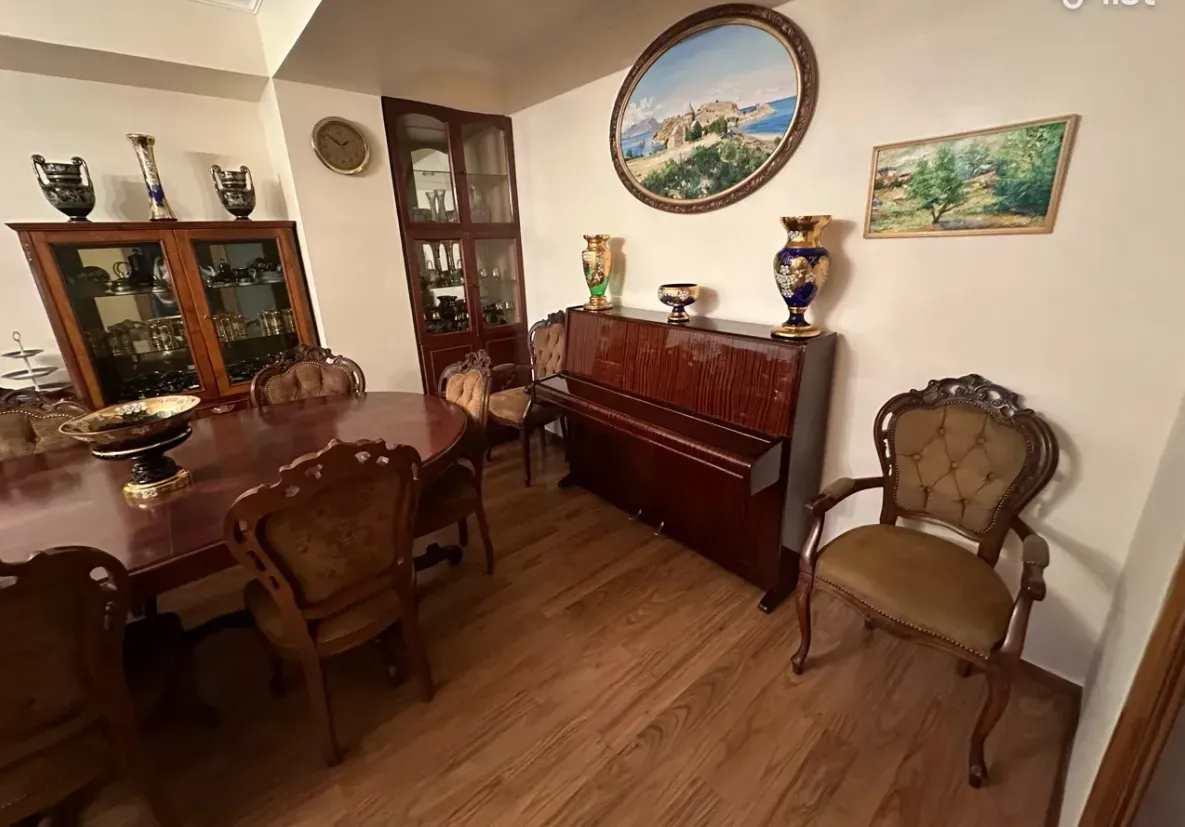 4 bedroom apartment for sale خیابان آزاتوتیان, عربگیر ایروان, 161824