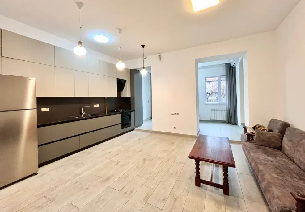 3 bedroom apartment for rent Charents St, Center Yerevan, 159825