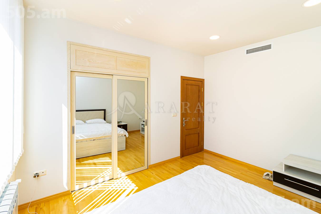 3 bedroom apartment for sale Antarayin St, Center Yerevan, 137611