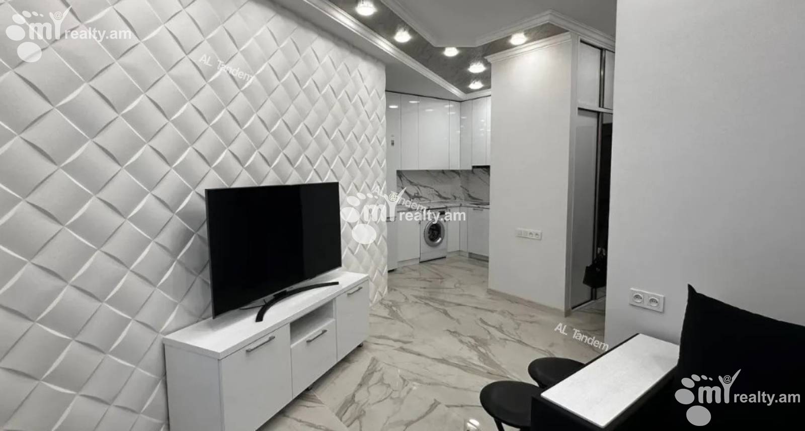 Купить 3 комнатную квартиру Анрапетутян ул, Центр Ереван, 141821