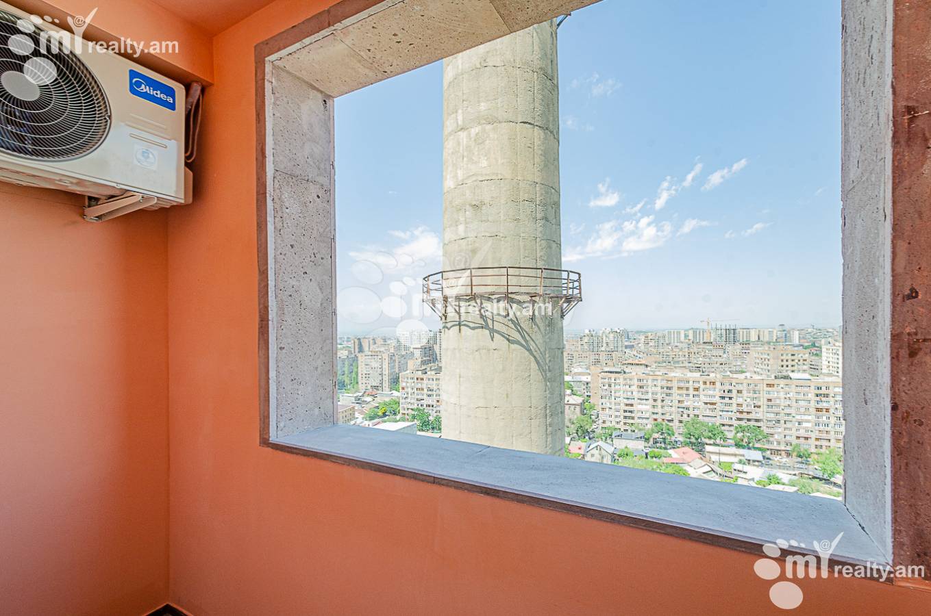 3 սենյականոց բնակարան  Չարենցի փող, Կենտրոն Երևան, 151966