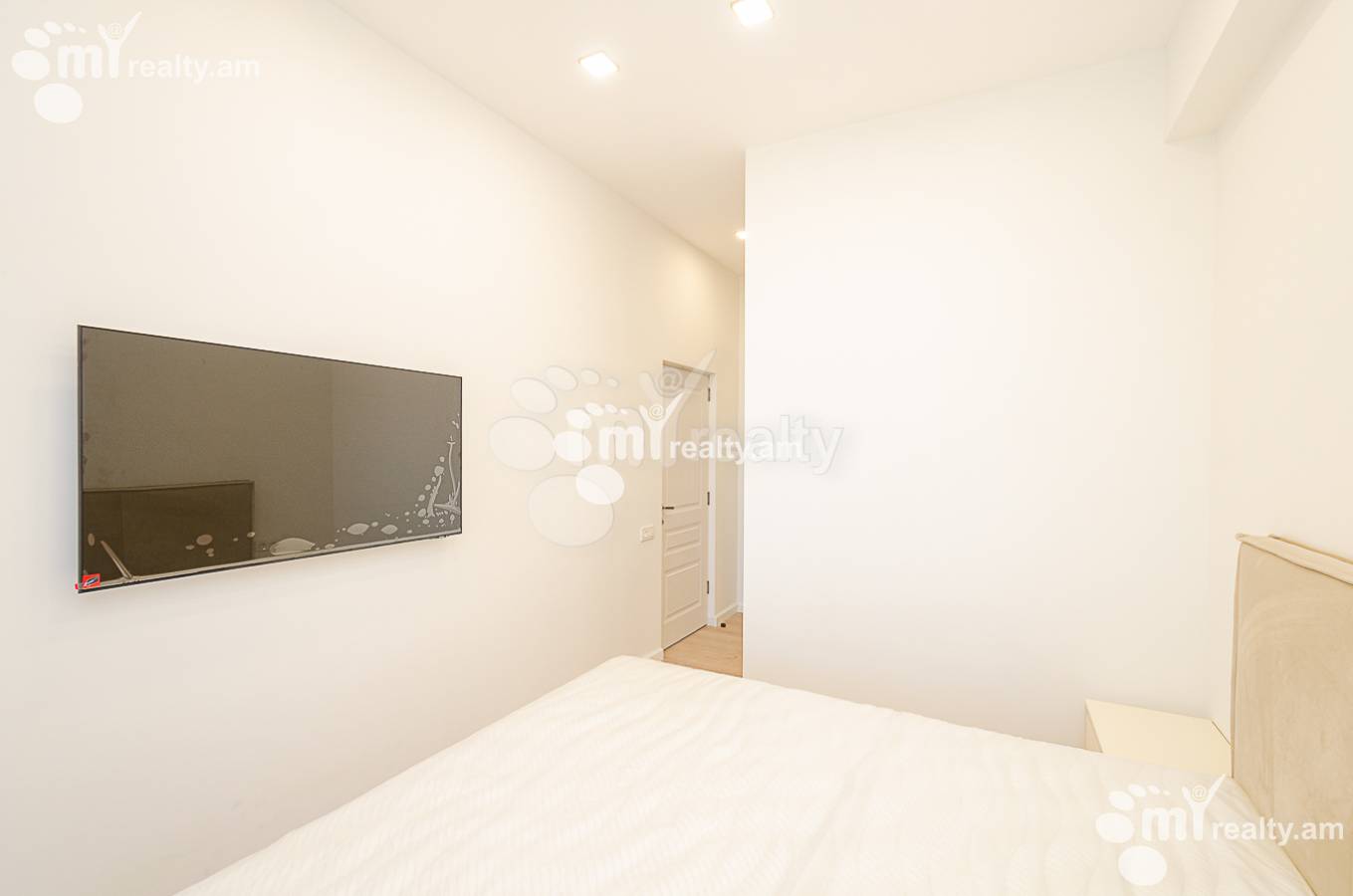 3 սենյականոց բնակարան  Չարենցի փող, Կենտրոն Երևան, 151966