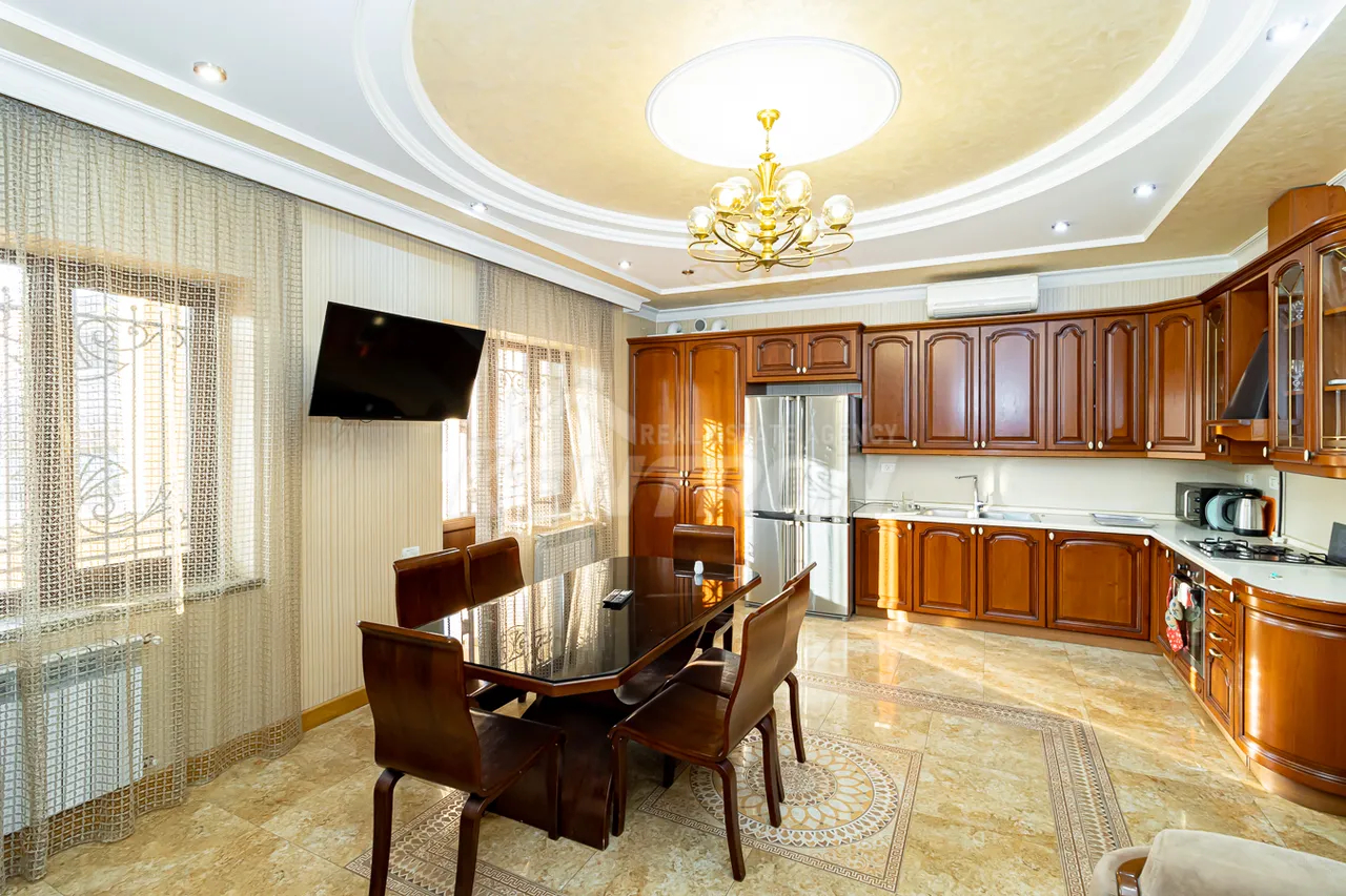 Առանձնատուն  Գ 1 թաղ., Աջափնյակ Երևան, 159066