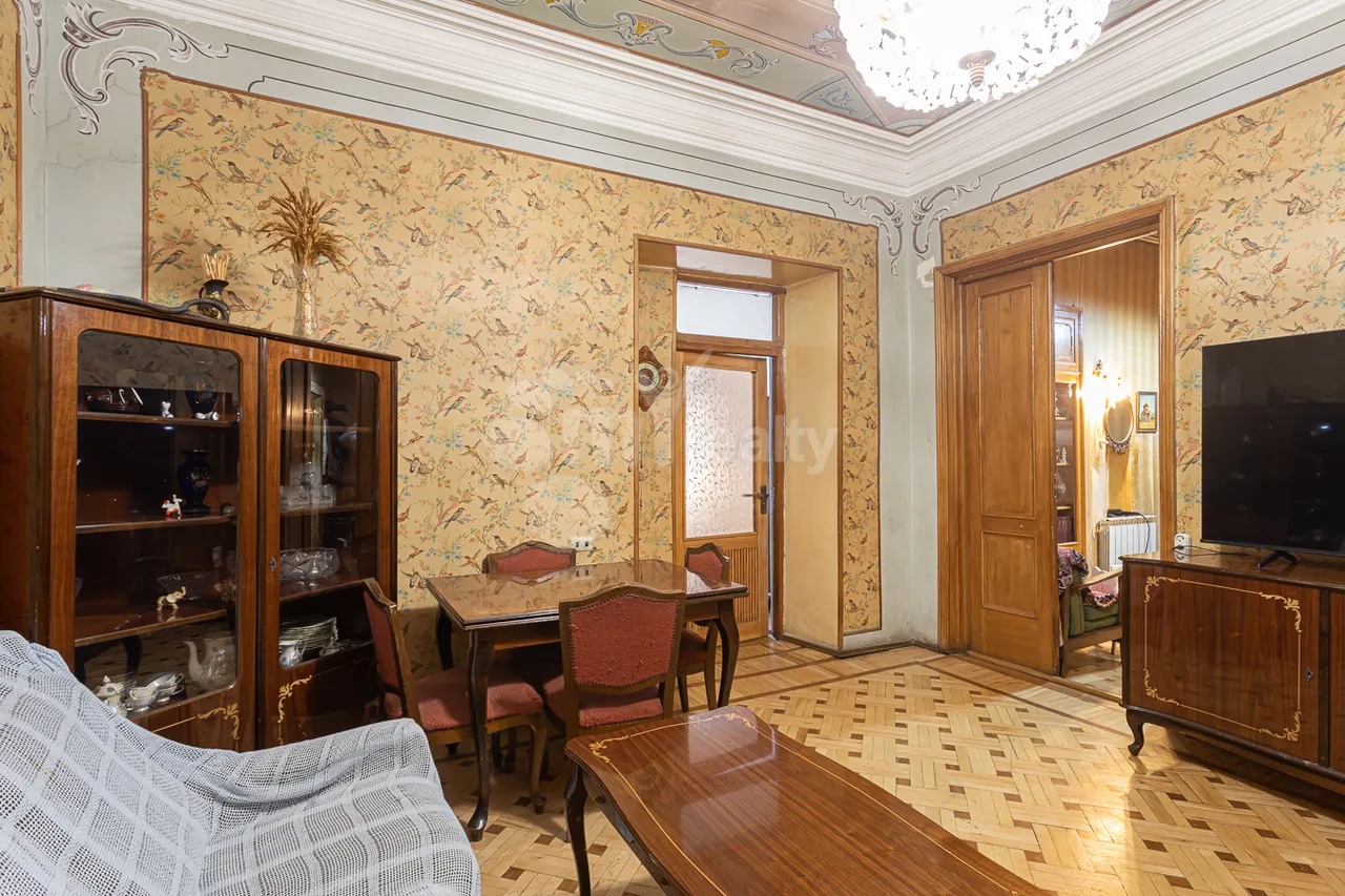 5 bedroom apartment for sale Abovyan St, Center Yerevan, 159581