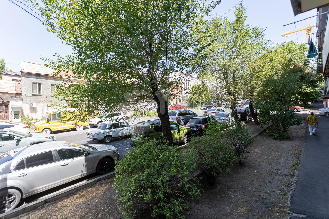 3 սենյականոց բնակարան  Ա. Ավետիսյան փող, Արաբկիր Երևան, 157418