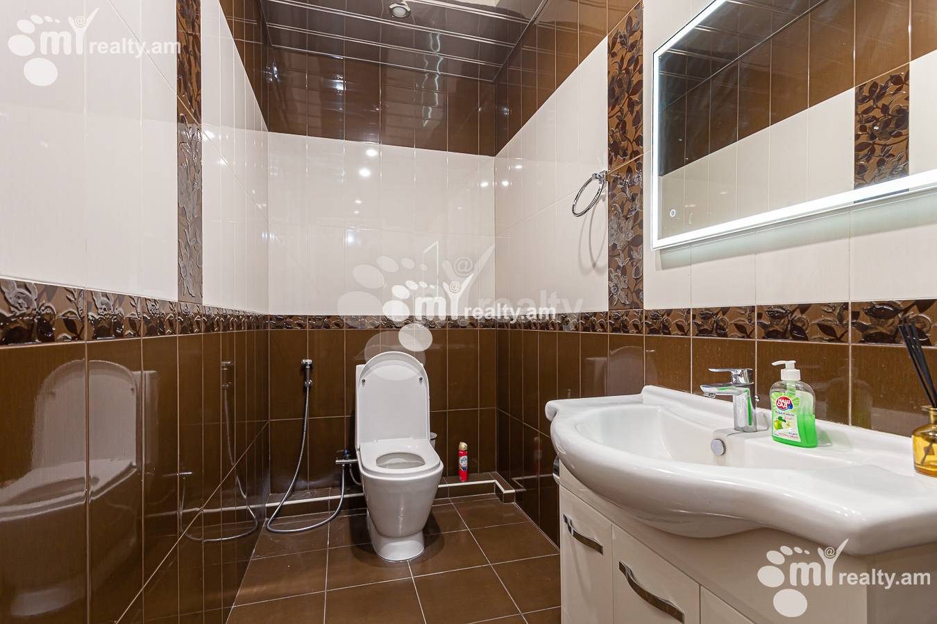 Купить 4 комнатную квартиру Саят-Нова пр, Центр Ереван, 149056