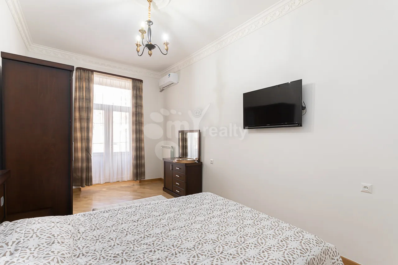 3 սենյականոց բնակարան  Մաշտոցի պող, Կենտրոն Երևան, 159723