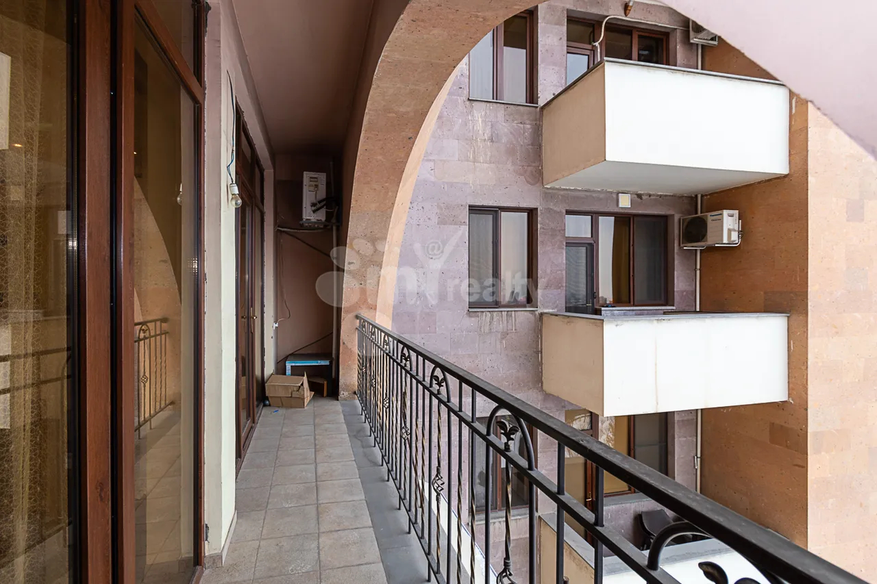 4 bedroom apartment for sale Sasna Тsrer St, Davtachène Yerevan, 159008