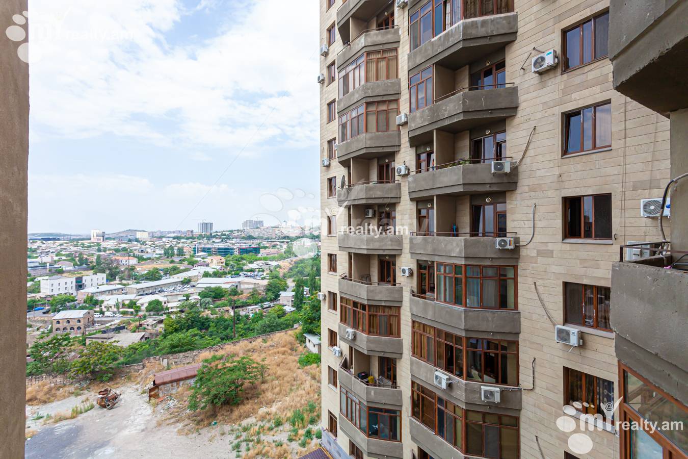 Купить 4 комнатную квартиру Аргишти ул, Центр Ереван, 151693