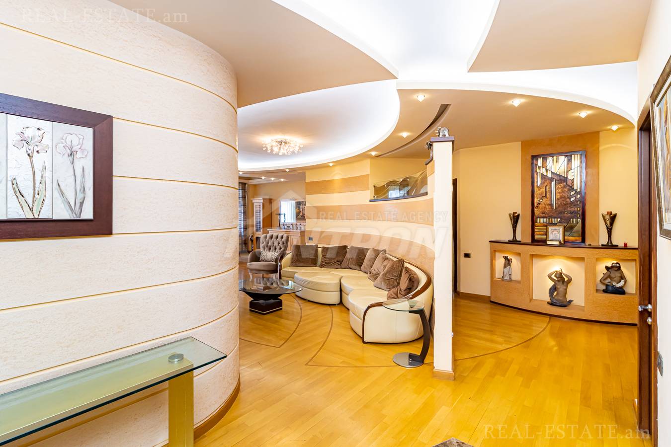 5 սենյականոց բնակարան  Տերյան փող, Կենտրոն Երևան, 139226