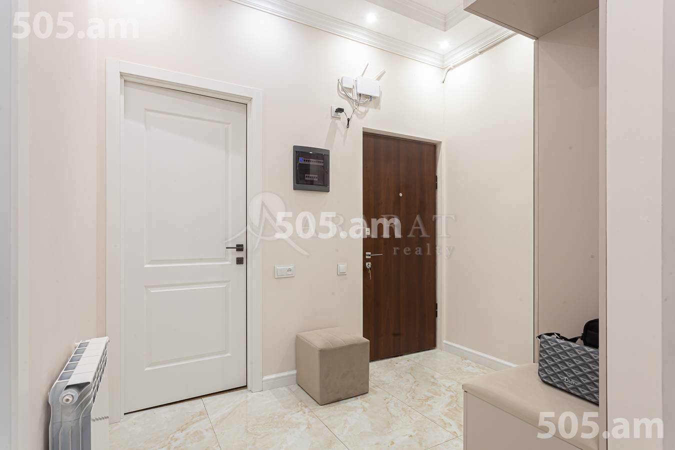 3 սենյականոց բնակարան  Միկոյան փող, Դավթաշեն Երևան, 156392