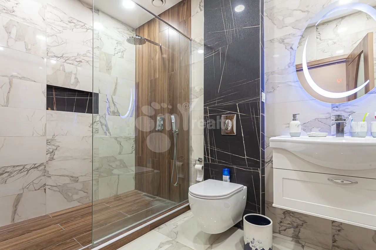 3 bedroom apartment for sale خیابان خورِناتسی, مرکز شهر ایروان, 159554