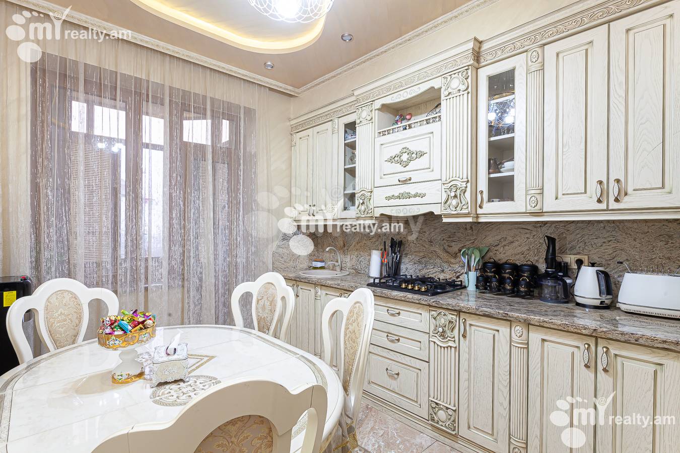 Купить 4 комнатную квартиру Аргишти ул, Центр Ереван, 143488