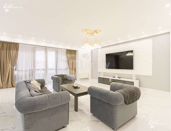 varcov-bnakaran-norakaruycum/5-senyakanoc/Sasna+Tsrer+St/Davtashen/Yerevan