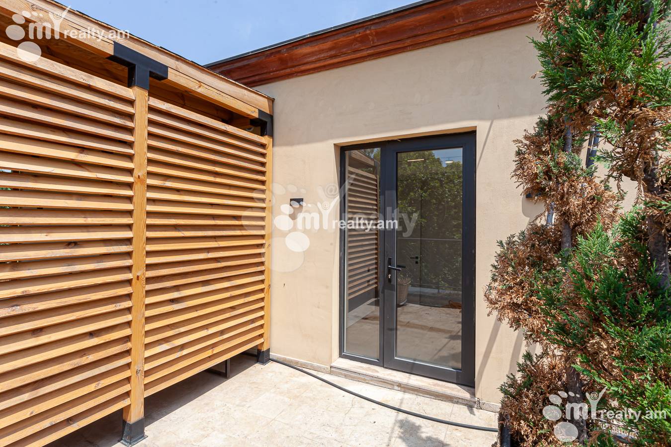 3 bedroom apartment for rent M.Khorenatsi St, Center Yerevan, 156451