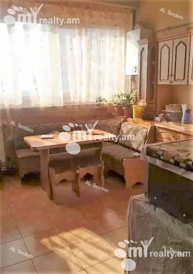 3 bedroom apartment for sale خیابان سایات نووآ, مرکز شهر ایروان, 122908