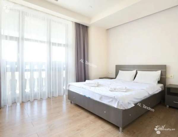 1-senyakanoc-bnakaran-vacharq-Yerevan-Center