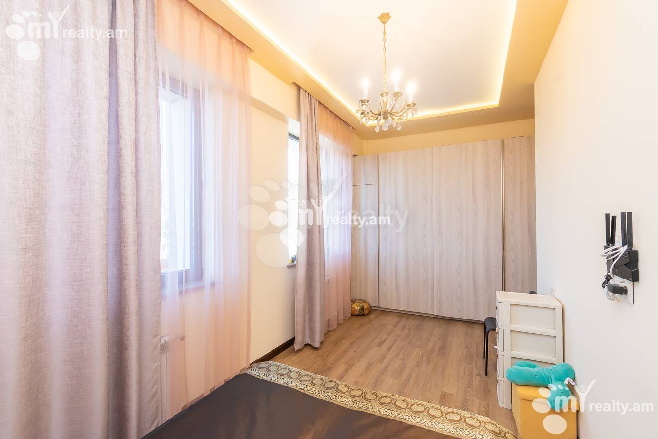 4 bedroom apartment for sale خیابان کومیتاس, عربگیر ایروان, 140580