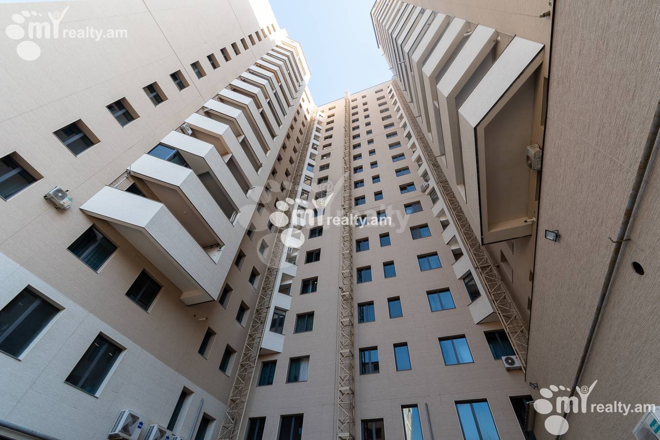 4 bedroom apartment for sale خیابان کومیتاس, عربگیر ایروان, 140580