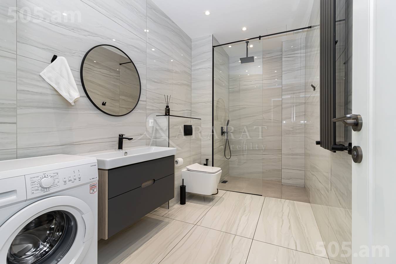 Купить 2 комнатную квартиру Арам ул, Центр Ереван, 148383