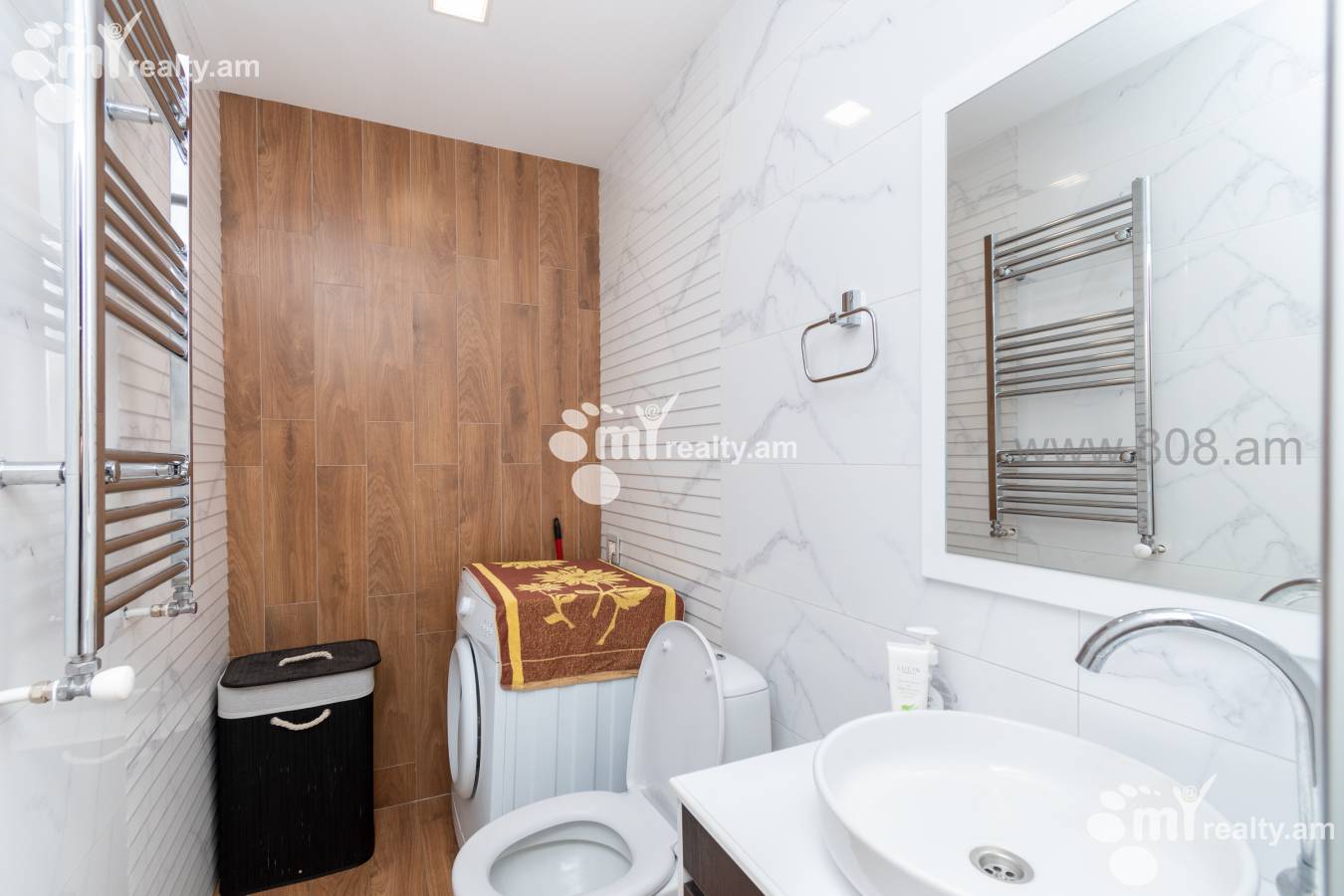 3 սենյականոց բնակարան  Սարյան փող, Կենտրոն Երևան, 130219