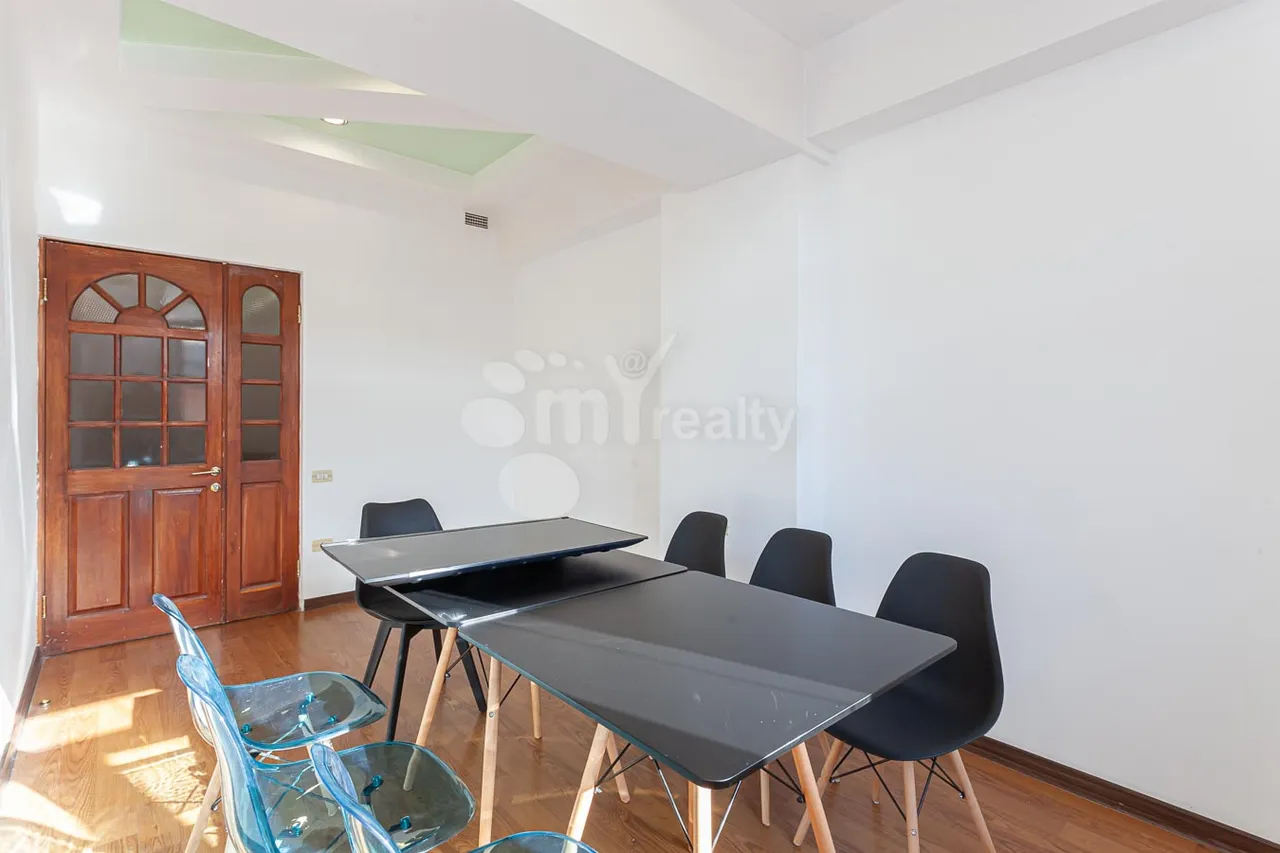3 bedroom apartment for sale Abovyan St, Center Yerevan, 157552