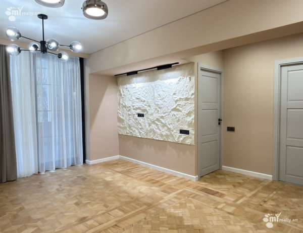 bnakaran/2-senyakanoc/M.Khorenatsi+St/Center/Yerevan