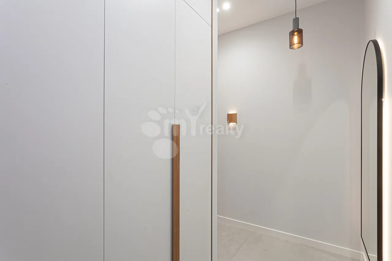 3 bedroom apartment for rent خیابان لئونید اغالدیان, مرکز شهر ایروان, 161910