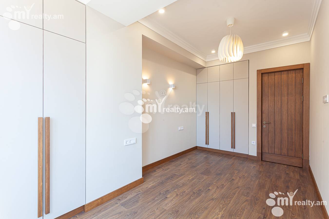 3 սենյականոց բնակարան  Վ.Վաղարշյան փող, Արաբկիր Երևան, 145547