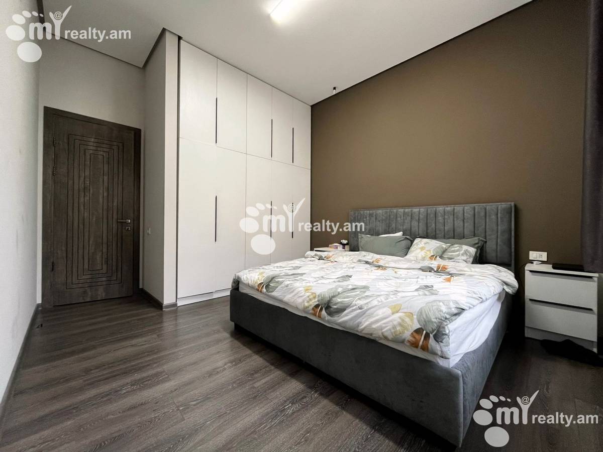 4 bedroom apartment for sale خیابان آزاتوتیان, عربگیر ایروان, 158123