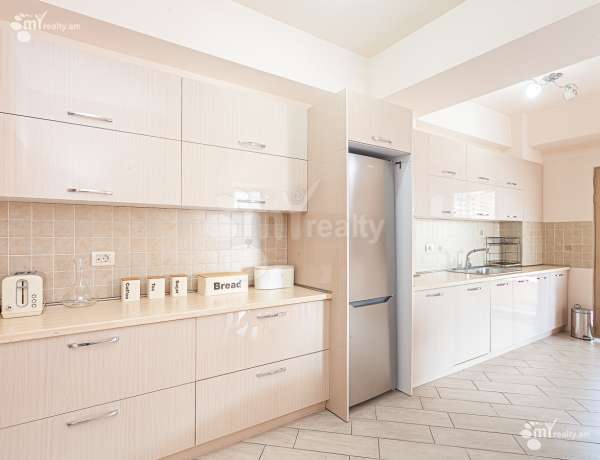 4-senyakanoc-bnakaran-vacharq-Yerevan-Center