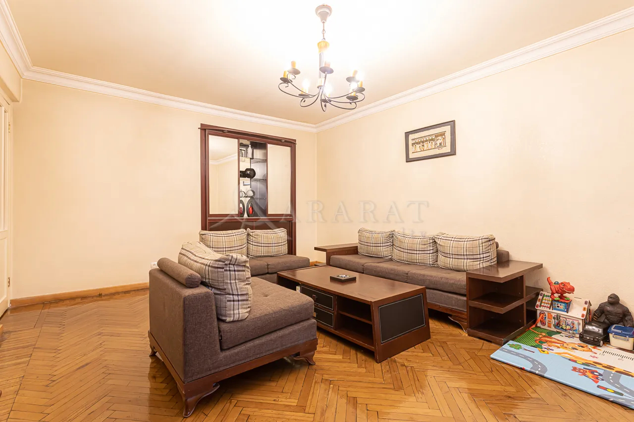 5 bedroom apartment for sale خیابان هر. کوچار, عربگیر ایروان, 161882