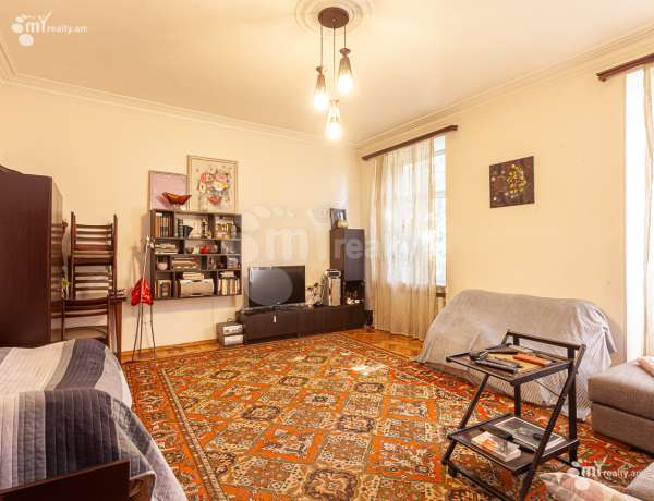 1-senyakanoc-bnakaran-vacharq-Yerevan-Center