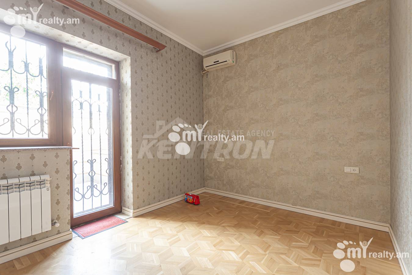 House for sale خیابان سِپوه, عربگیر ایروان, 155978