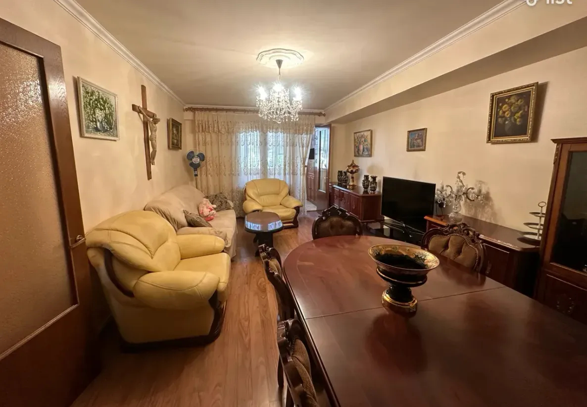 4 bedroom apartment for sale خیابان آزاتوتیان, عربگیر ایروان, 161824