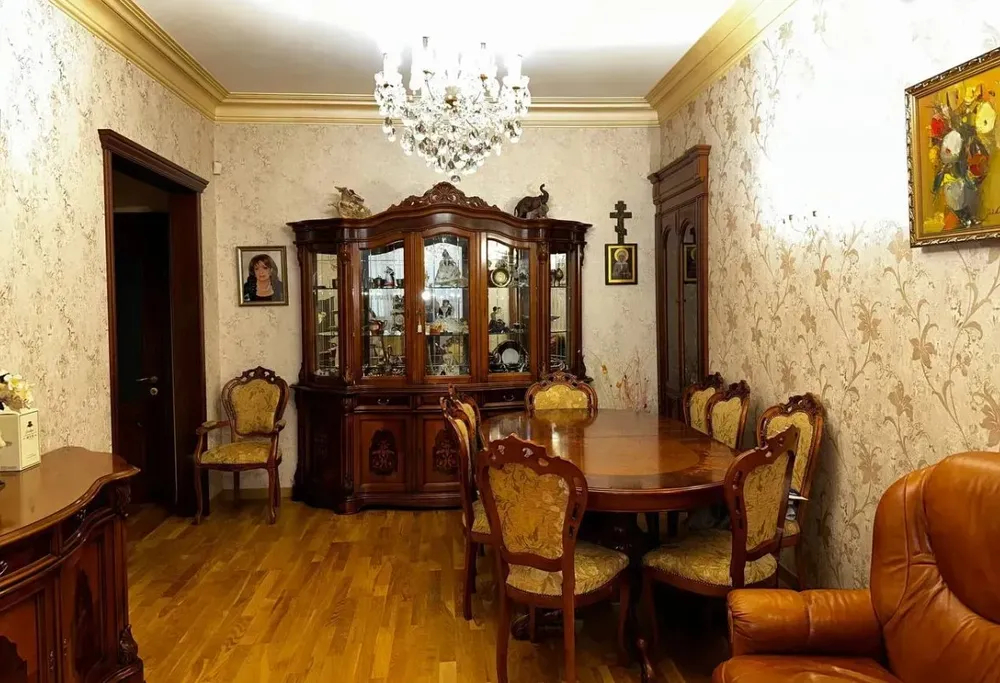 bnakaran/2-senyakanoc/Tigran+Mets+Ave/Center/Yerevan