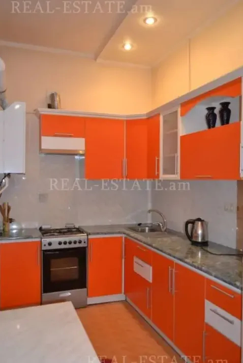 3 սենյականոց բնակարան  Աբովյան փող, Կենտրոն Երևան, 159901