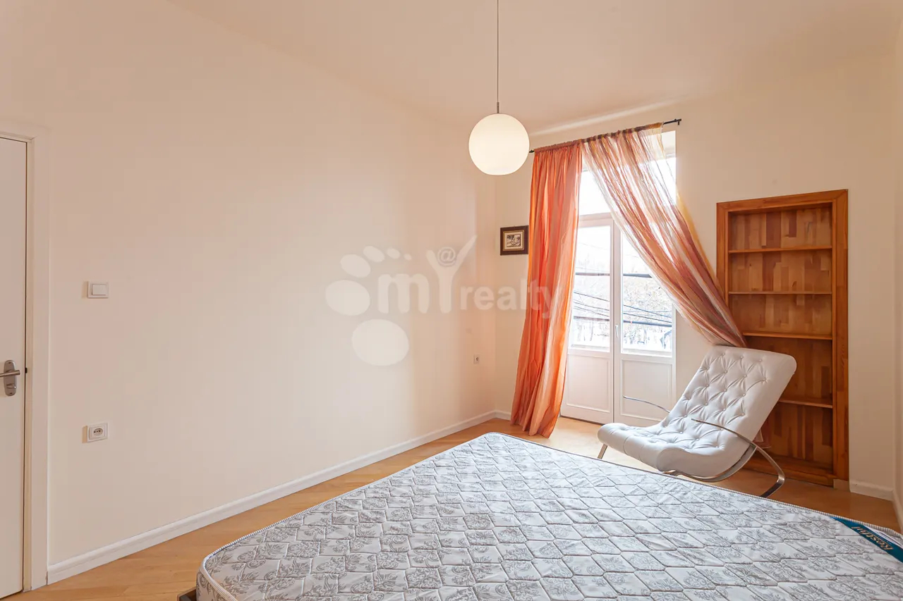 Купить 2 комнатную квартиру Маштоца пр, Центр Ереван, 160208