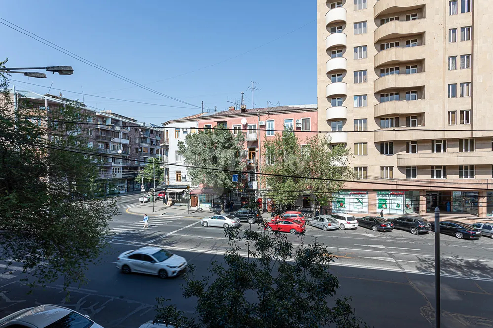 kupit-kvartiru/3-komnatnaya/Paronyan+St/Center/Yerevan