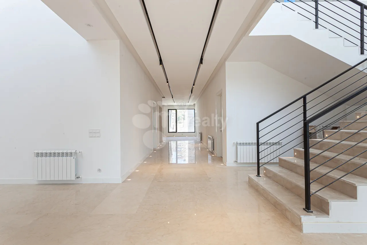 House for rent خیابان آنتارایین, مرکز شهر ایروان, 158351