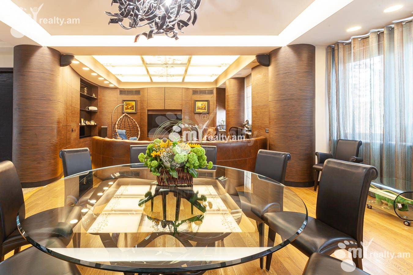 4 սենյականոց բնակարան  Տերյան փող, Կենտրոն Երևան, 155295