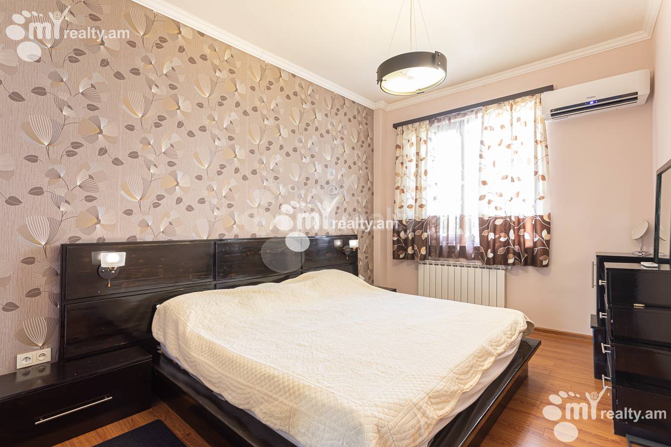 4 bedroom apartment for rent Antarayin St, Center Yerevan, 156170